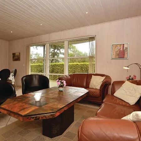 Tatil Evi Three-bedroom Holiday In Haderslev